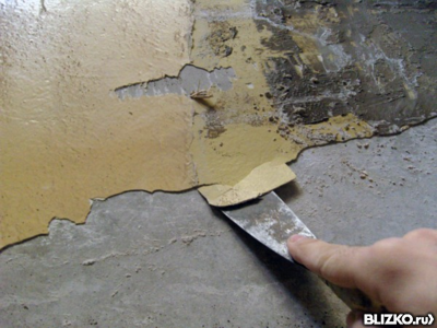 Очистка стен от сложных в несколько слоев старых покрытий