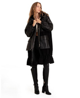 Женское черное объемное пальто со вставками из кожи сзади Belle & Bloom, черный