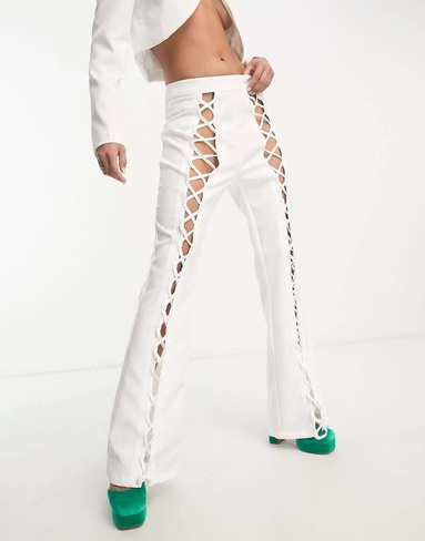 Белые однотонные кружевные брюки с расклешенной передней частью Extro & Vert