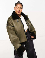 Эксклюзивная куртка-авиатор премиум-класса In The Style цвета хаки с контрастным контрастом из искусственной замши и бор