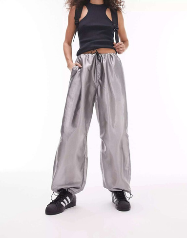 Оверсайз-брюки из нейлона с воздушным шаром Topshop серебристого цвета с металликом