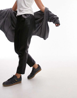 Черные плиссированные брюки из искусственной кожи с завышенной талией Topshop