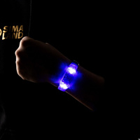 Светодиодный браслет синий, батарейки cr2016х2, свечение синее Luazon Lighting