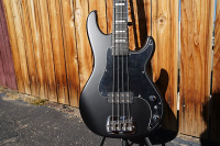 Басс гитара G&L USA Kiloton - Jet Black Satin Frost 4-String Electric Bass Guitar w/ Black Tolex Case
