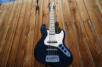 Басс гитара G&L USA JB-5 Jet Black w/Bound Top 5-String Electric Bass Guitar w/ Black Tolex Case