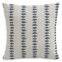 Пуховая подушка из иката, 20 x 20 дюймов Sparrow & Wren, цвет Blue